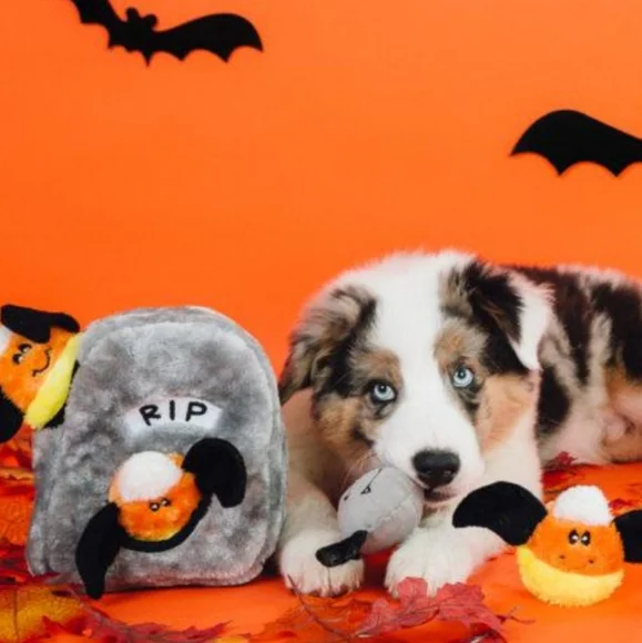 ZippyPaws Holiday Burrow Interactive Squeaky Hide and Seek Plush Dog Toy NEW - Picture 4 of 10